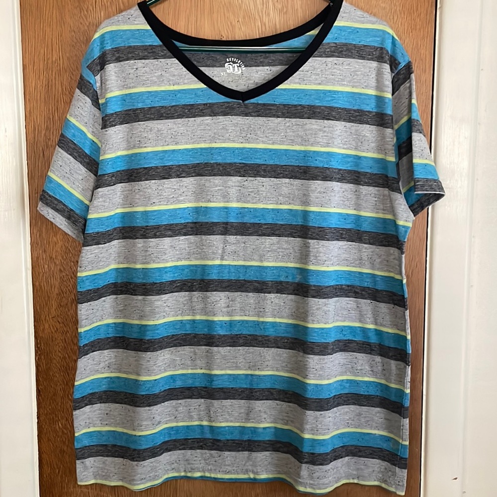 OT Revolution Sz XL Tee Shirt Short V Neckline